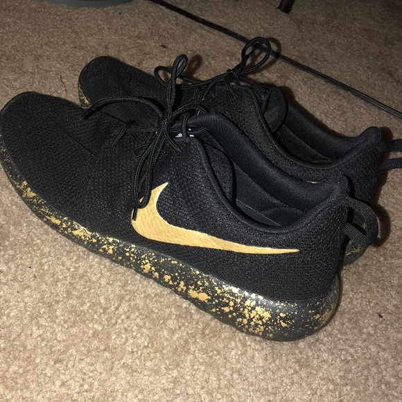 Custom Roshe Runs! - Picture 2 of 3